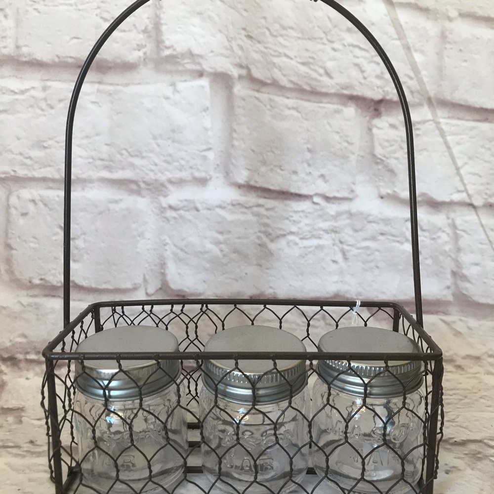 Chicken Wire Basket Decor